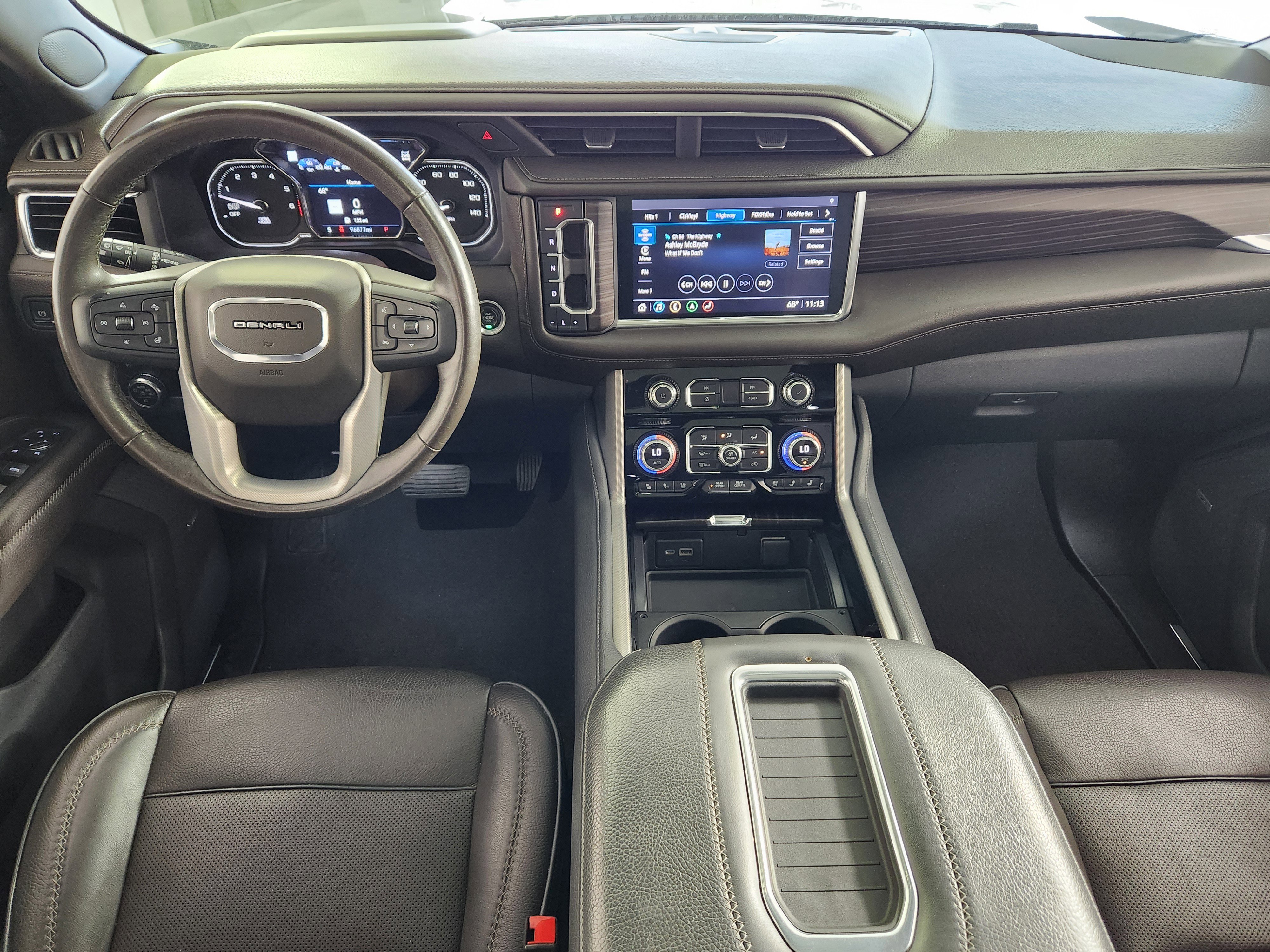 Used 2021 GMC Yukon Denali w/ Denali Premium Package image 16