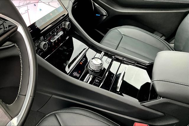 New 2025 Jeep Grand Cherokee Overland AWD/4WD image 9