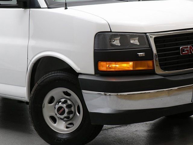 New 2025 GMC Savana 3500 w/ Power Convenience Package RWD image 3