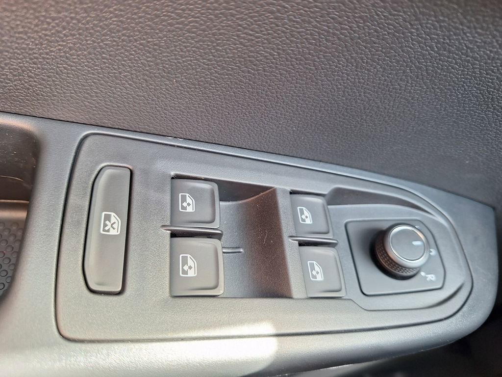 New 2026 Volkswagen Taos S image 18