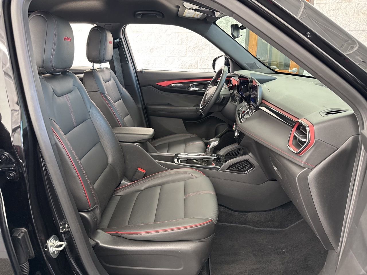 Used 2025 Chevrolet TrailBlazer RS w/ Driver Confidence Package image 45