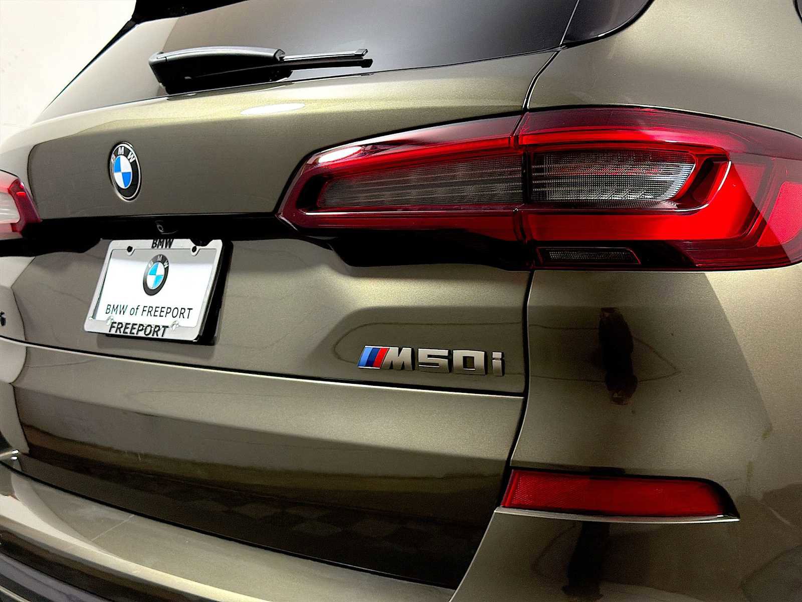 Used 2023 BMW X5 M50i w/ Parking Assistance Package image 29