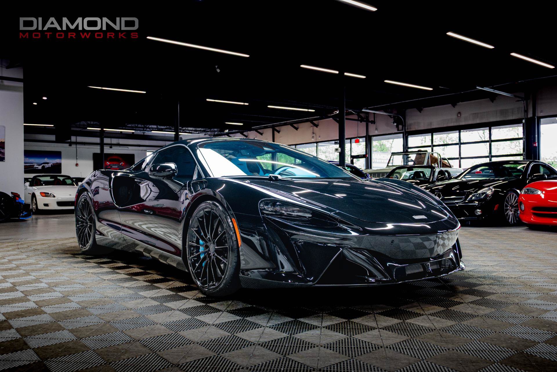 Used 2026 McLaren Artura Spider RWD image 29