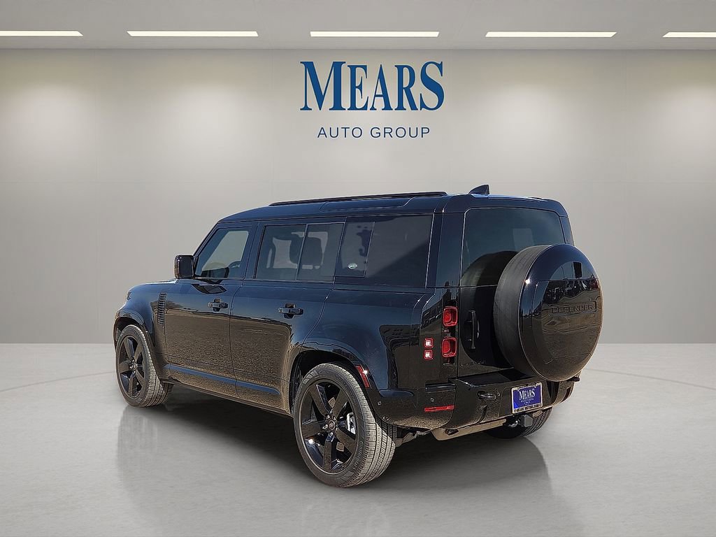 Used 2024 Land Rover Defender 110 X-Dynamic SE image 3