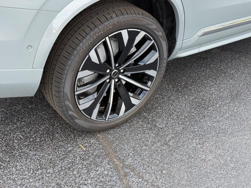 New 2026 Volvo XC90 B6 Plus w/ Protection Package Premier AWD/4WD image 4