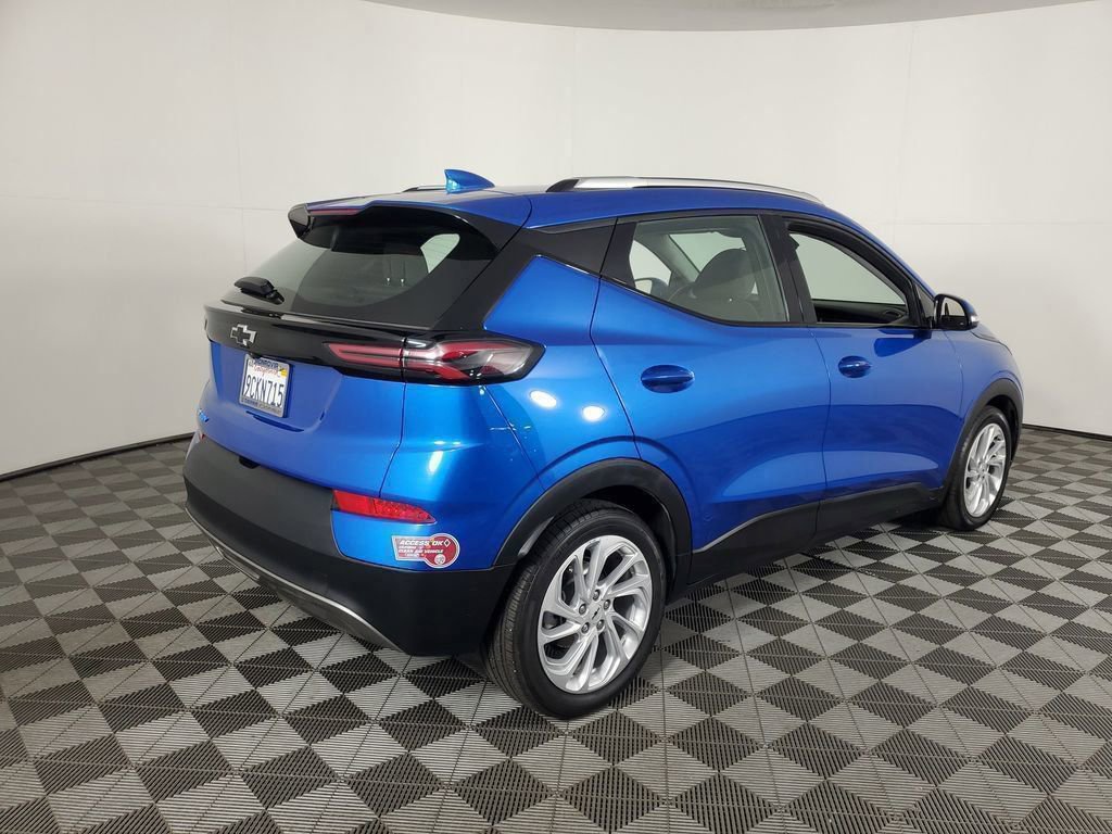 Certified 2022 Chevrolet Bolt EUV LT image 4