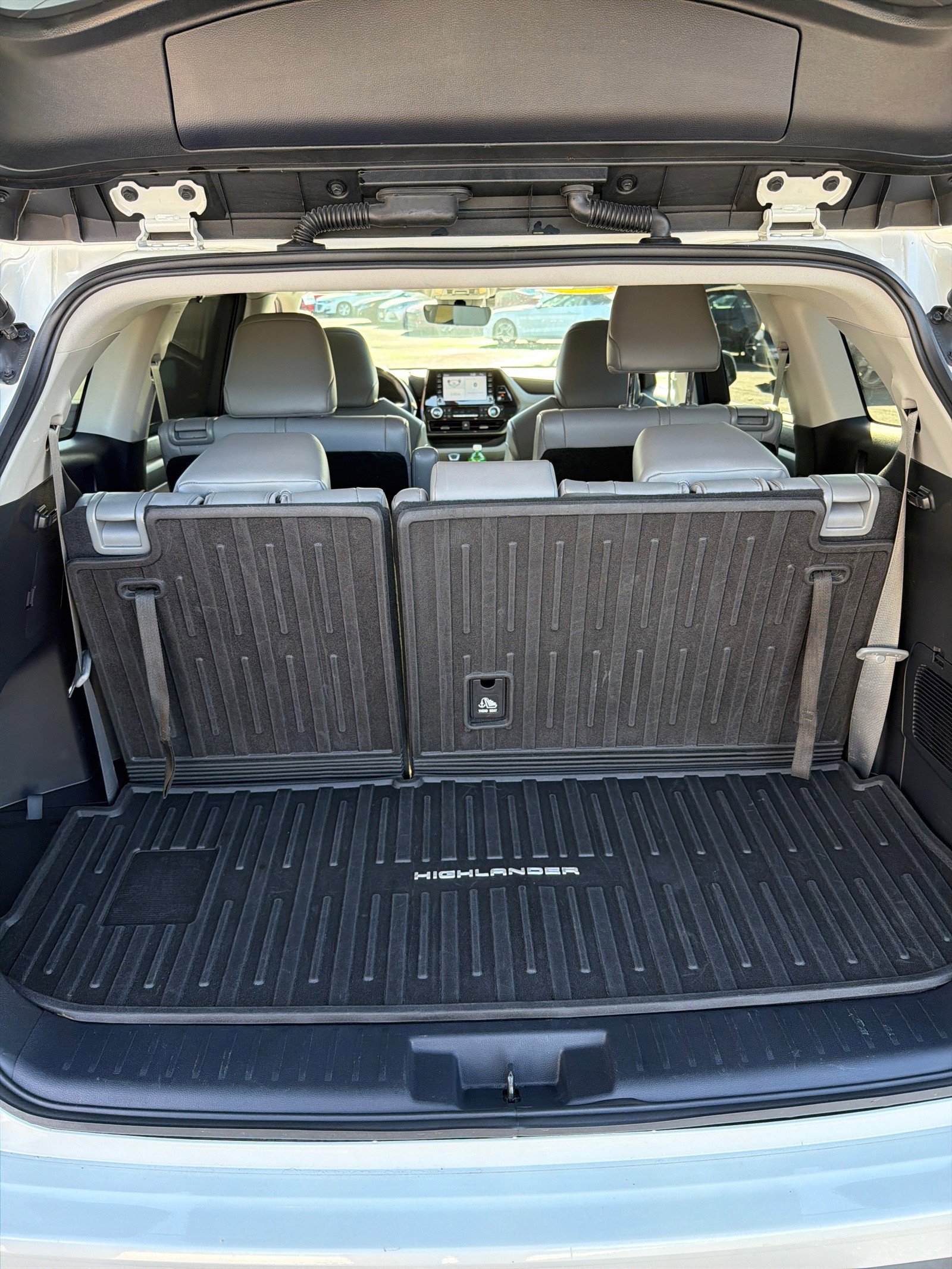 Used 2021 Toyota Highlander XLE image 13