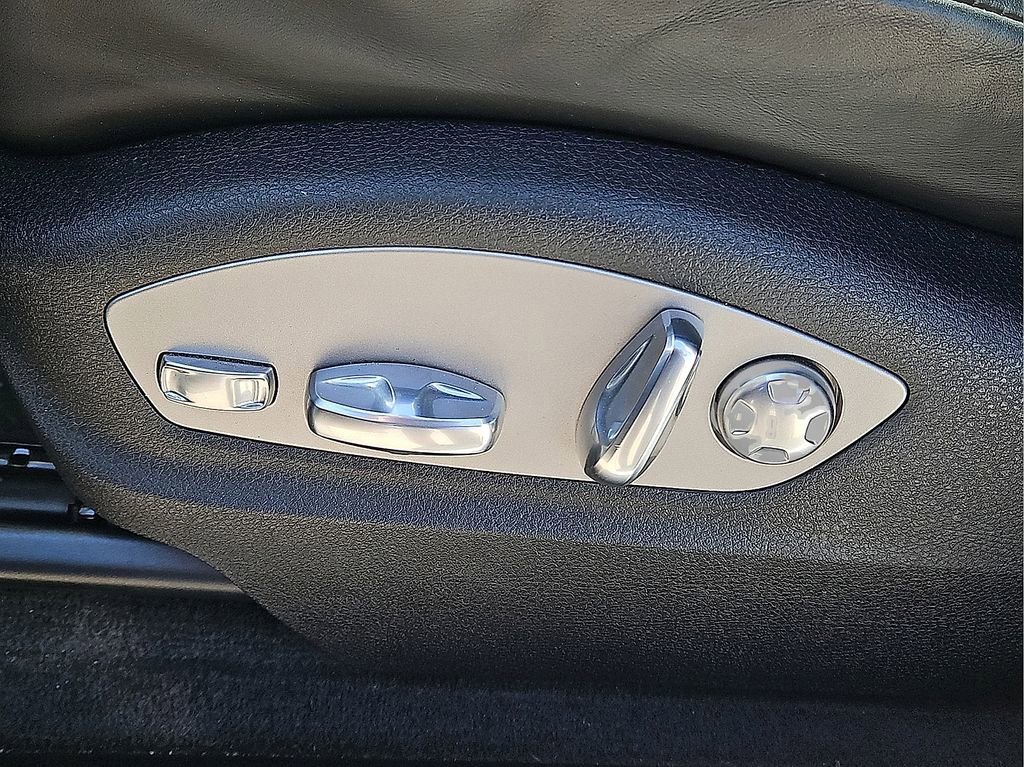 Used 2023 Porsche Macan image 13