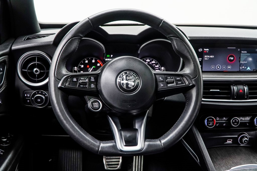 Used 2023 Alfa Romeo Stelvio Ti image 18