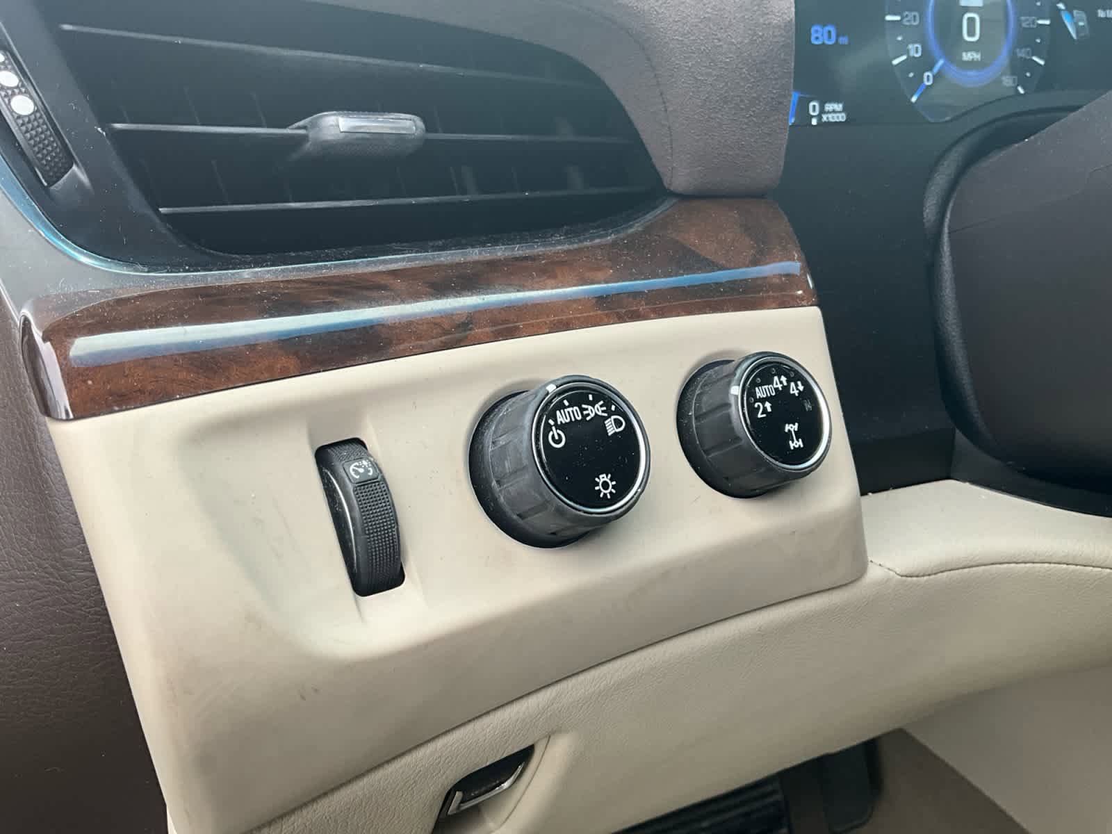 Used 2017 Cadillac Escalade Premium Luxury AWD/4WD image 19