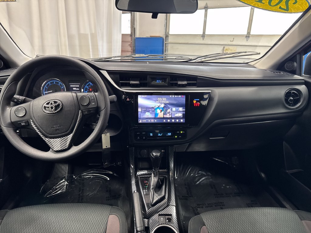 Used 2018 Toyota Corolla LE FWD image 14