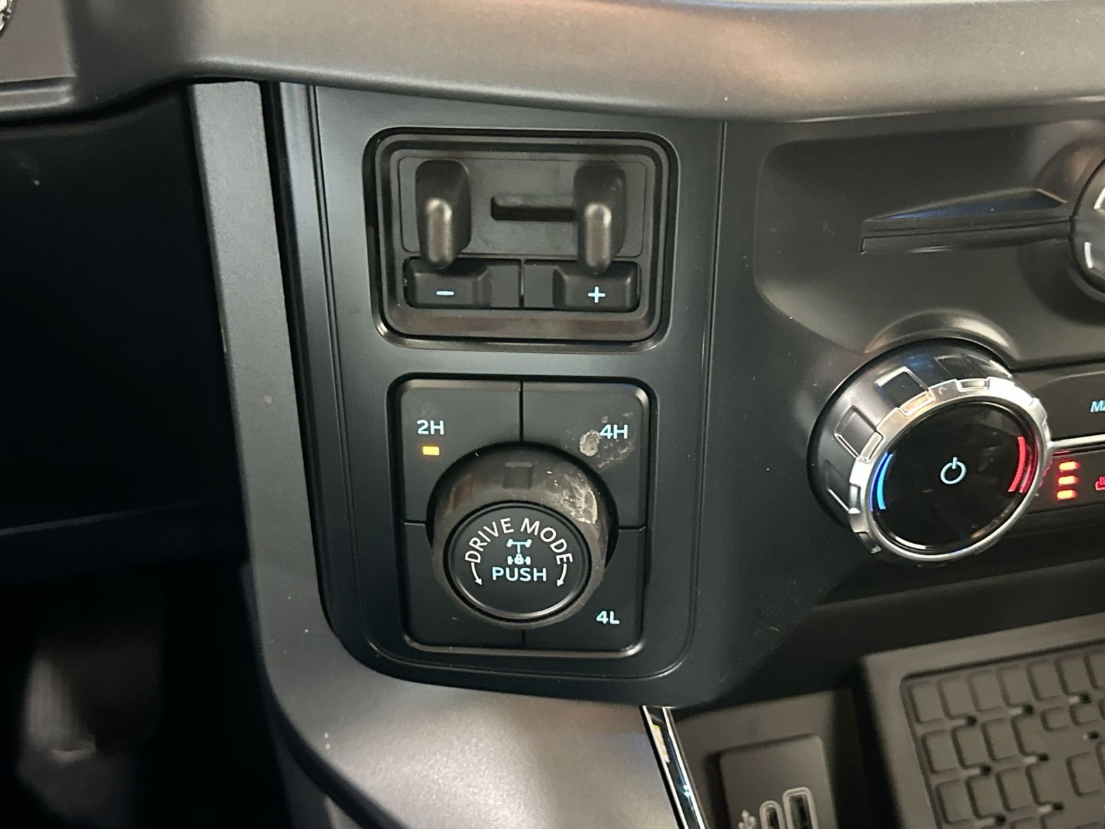 New 2026 Ford F150 XLT w/ Equipment Group 302A MID image 25