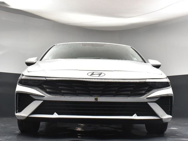 Used 2024 Hyundai Elantra SEL FWD image 31