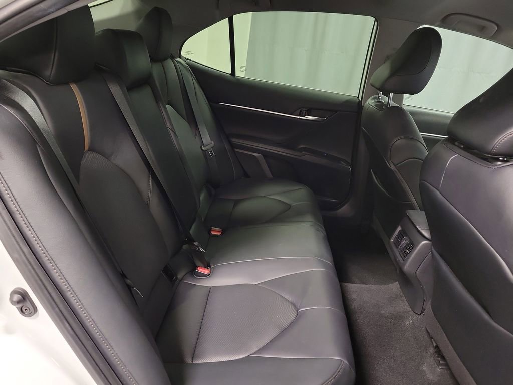 Used 2020 Toyota Camry XLE image 24