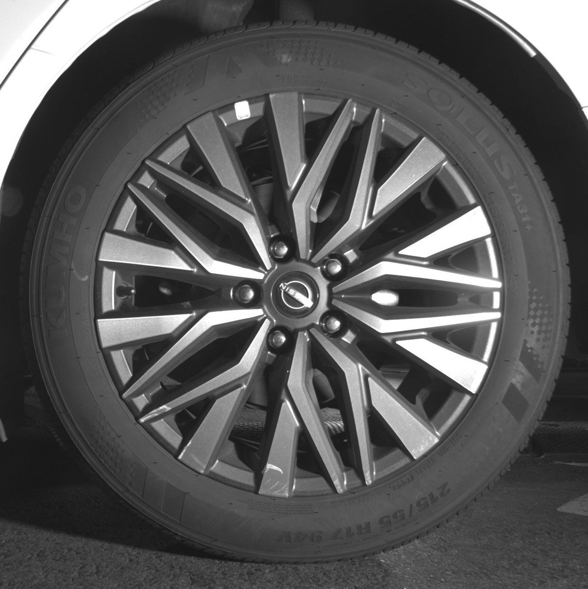 Used 2025 Nissan Altima 2.5 SV FWD image 14
