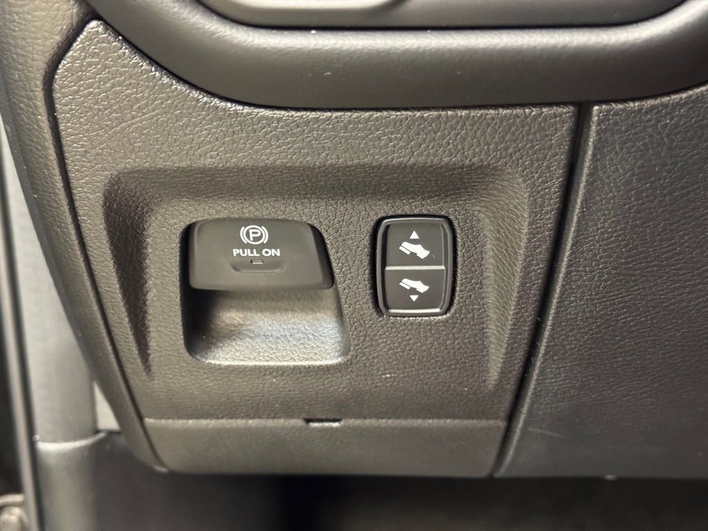 Used 2021 RAM 1500 Limited w/ Body Color Bumper Group image 30