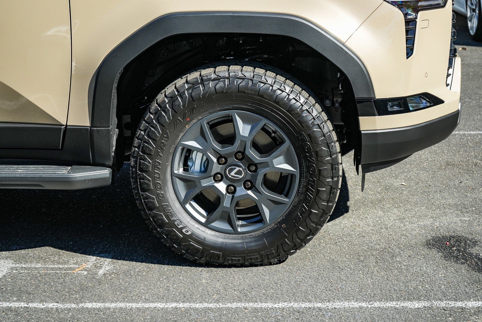 New 2026 Lexus GX 550 w/ Accessory Package (CT) AWD/4WD image 9