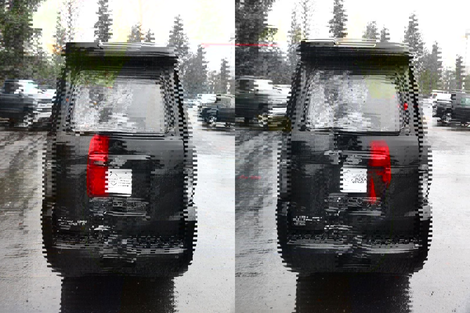 Used 2015 Chevrolet Suburban LTZ image 4