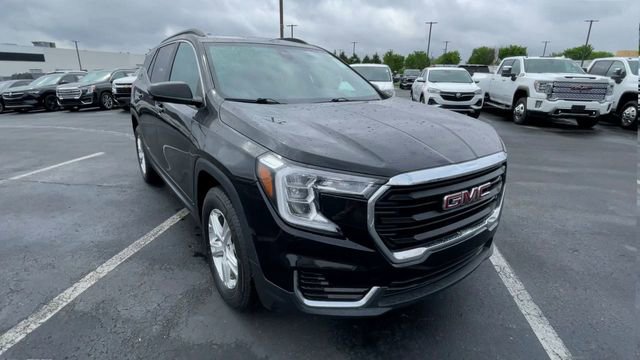 Used 2022 GMC Terrain SLE w/ Driver Convenience Package AWD/4WD image 4