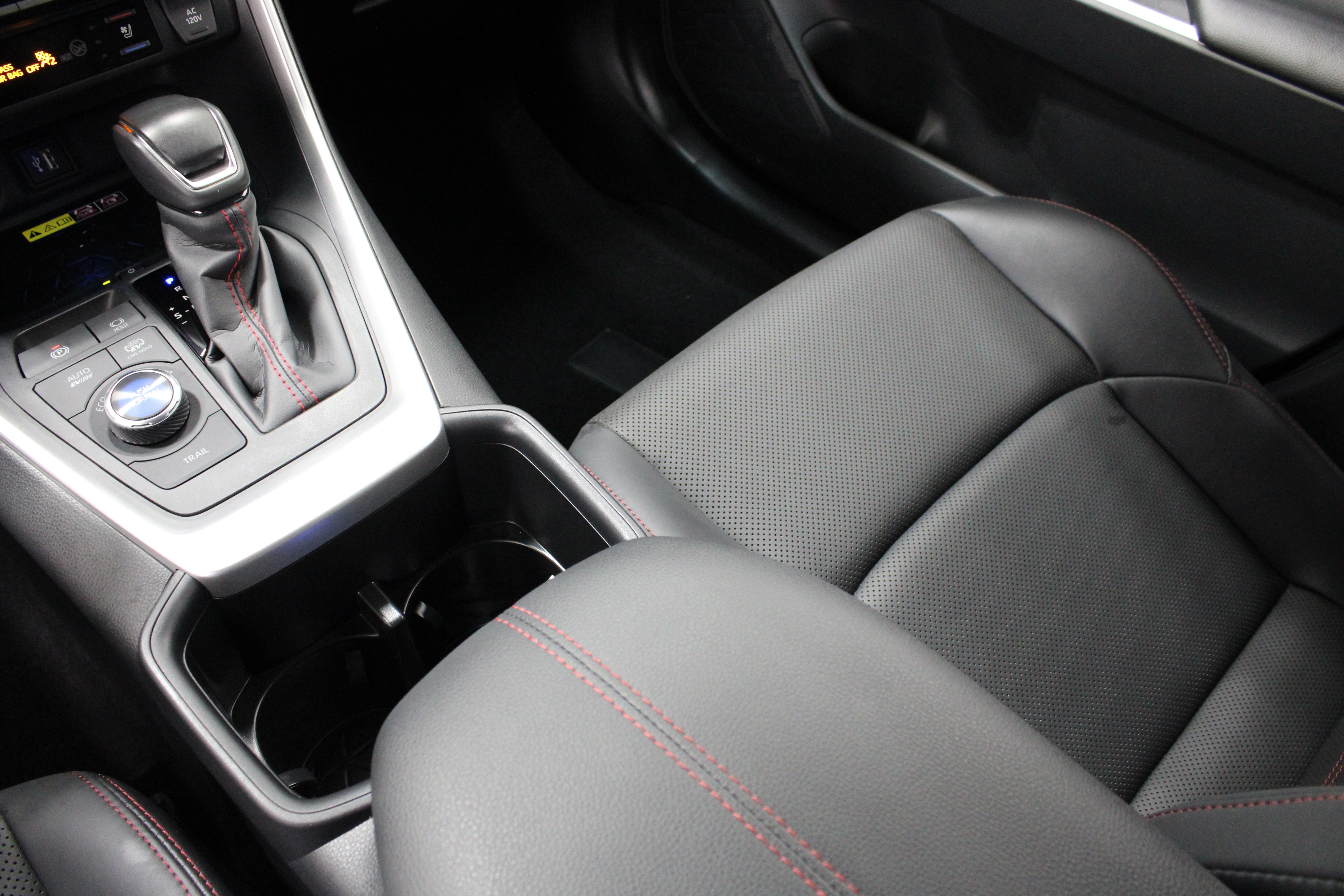Used 2024 Toyota RAV4 XSE w/ Premium Package AWD/4WD image 17