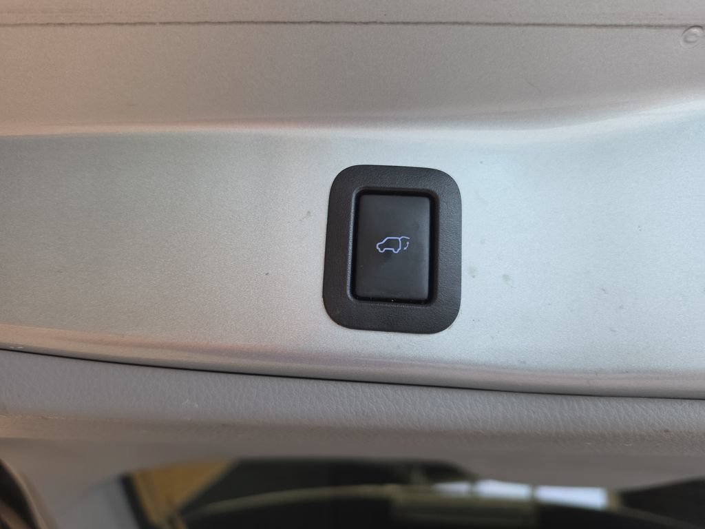 Used 2018 Toyota Highlander XLE FWD image 42