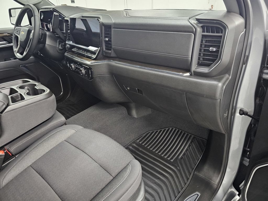 Used 2024 Chevrolet Silverado 1500 LT AWD/4WD image 14