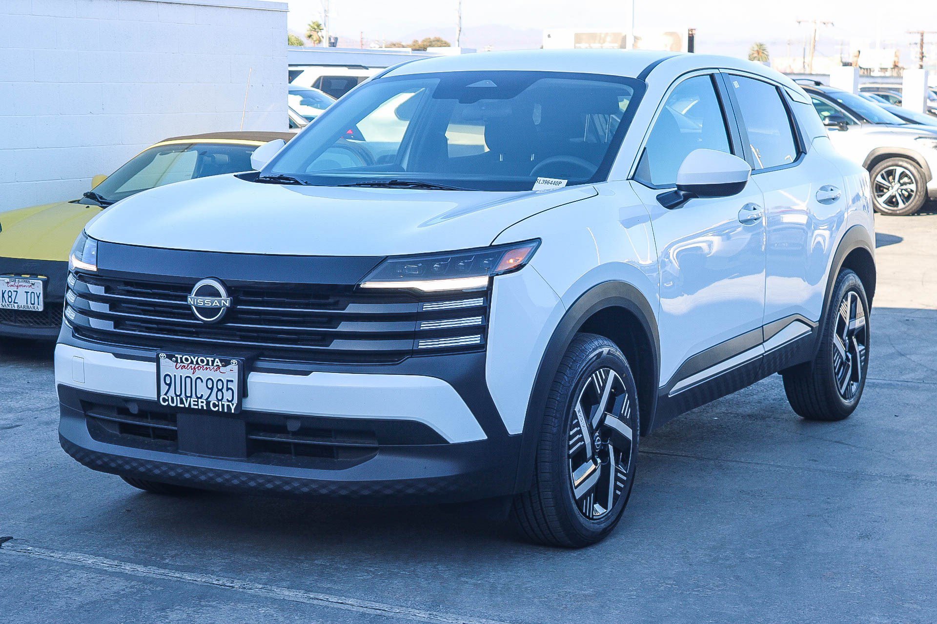 Used 2025 Nissan Kicks SV w/ Charging Package FWD image 3
