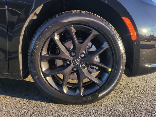 New 2026 Chrysler Pacifica Select w/ S Appearance Package FWD image 11