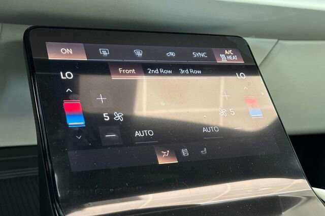 New 2026 Cadillac Vistiq Sport image 22