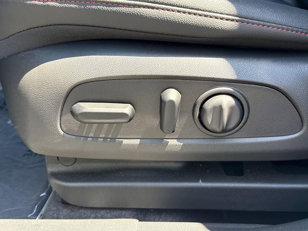 Used 2026 Chevrolet Trax RS image 22