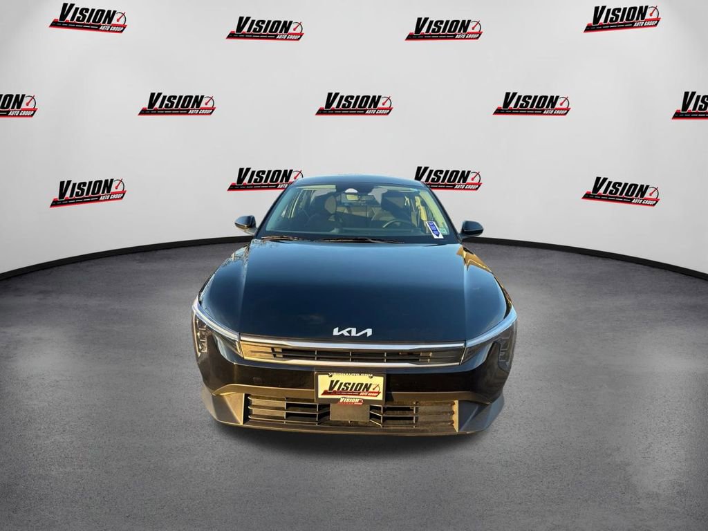 Certified 2025 Kia K4 LXS image 2