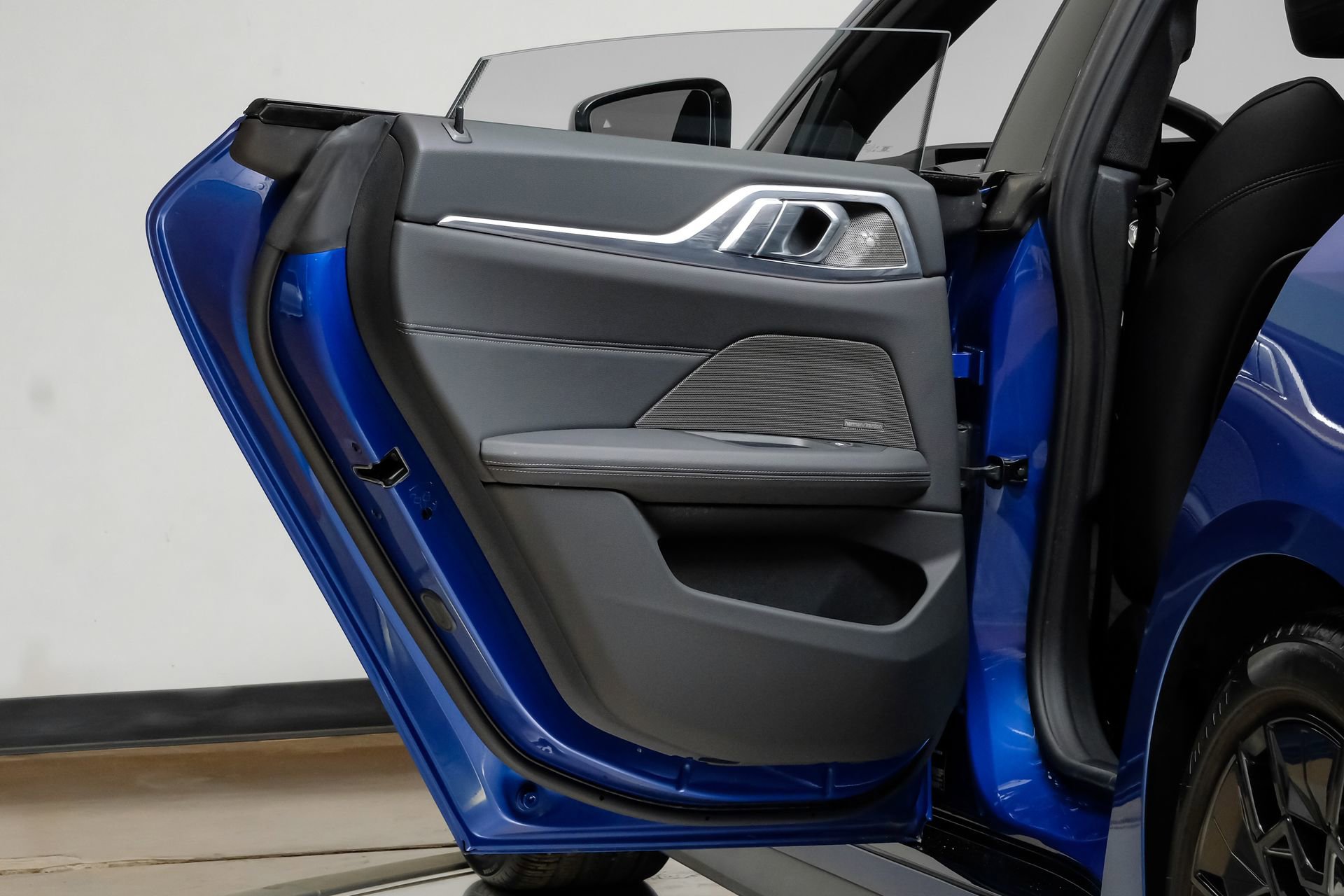 Used 2025 BMW 430i xDrive w/ M Sport Package image 49