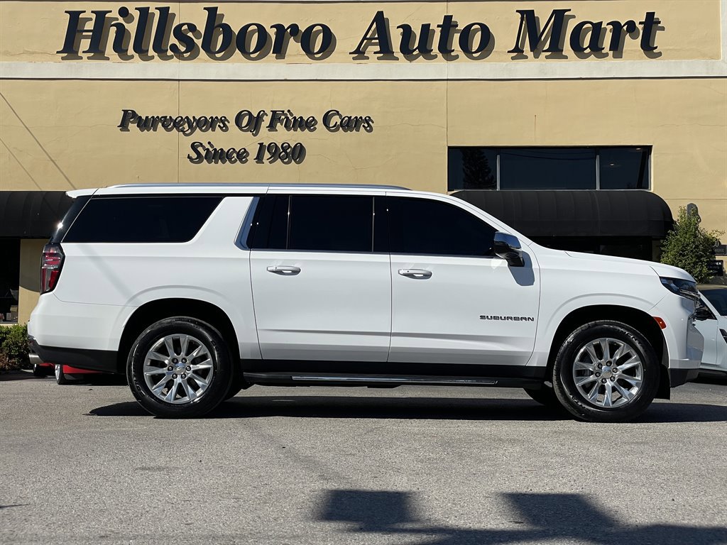 Used 2023 Chevrolet Suburban Premier image 4