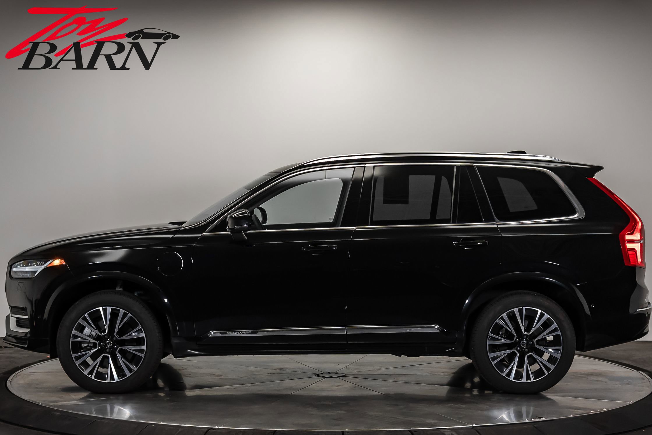 Used 2024 Volvo XC90 T8 Plus image 2