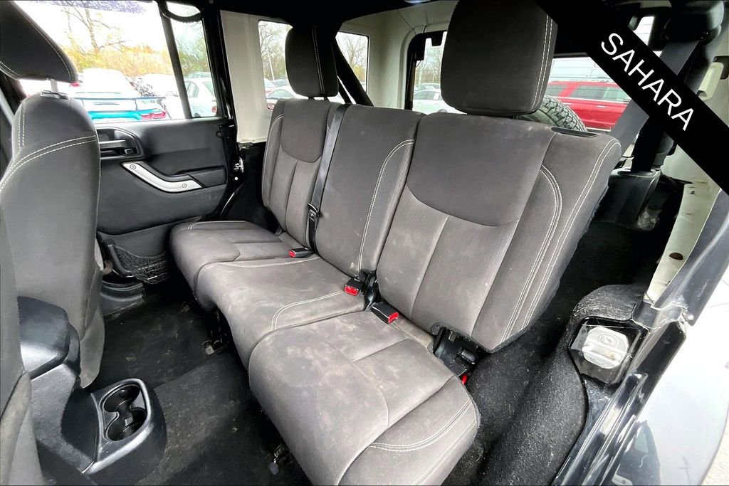 Used 2016 Jeep Wrangler Unlimited Sahara w/ Connectivity Group image 21