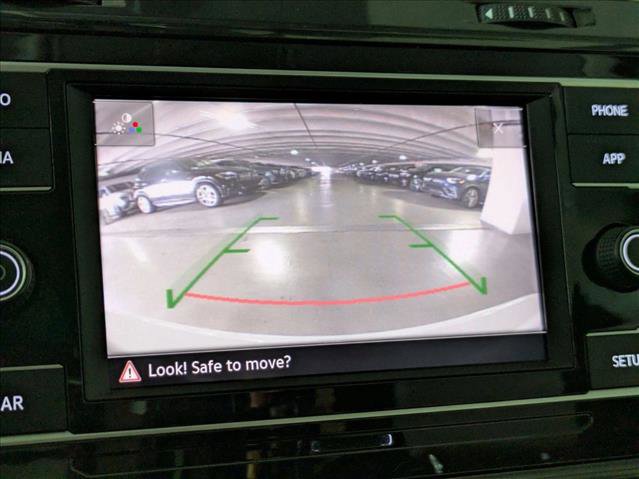 Used 2019 Volkswagen Golf S image 14