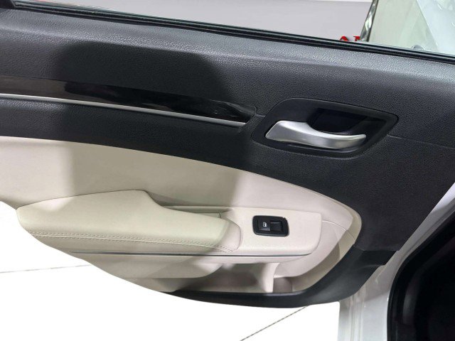Used 2016 Chrysler 300 Limited w/ Driver Convenience Group image 26