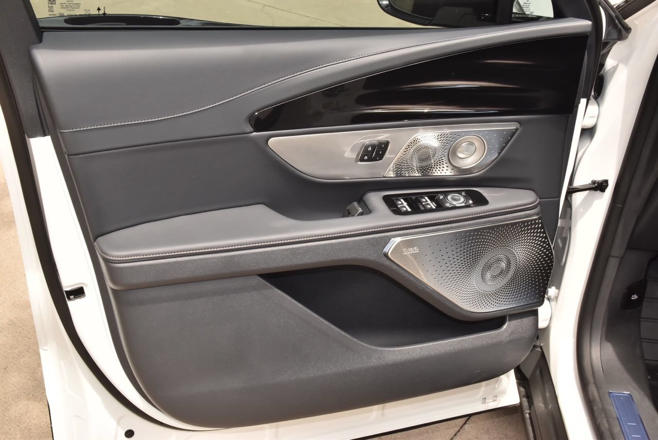 New 2026 Lincoln Nautilus Reserve AWD/4WD image 44
