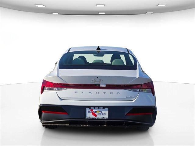 New 2025 Hyundai Elantra Limited image 10