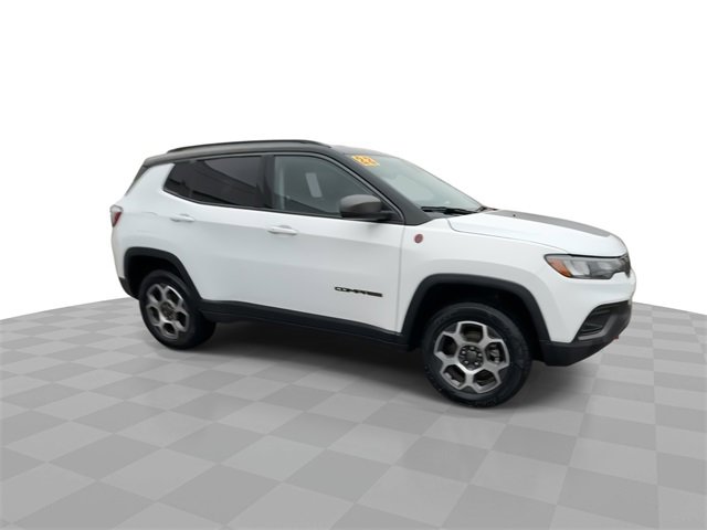 Used 2022 Jeep Compass Trailhawk w/ Trailhawk Convenience Group image 2