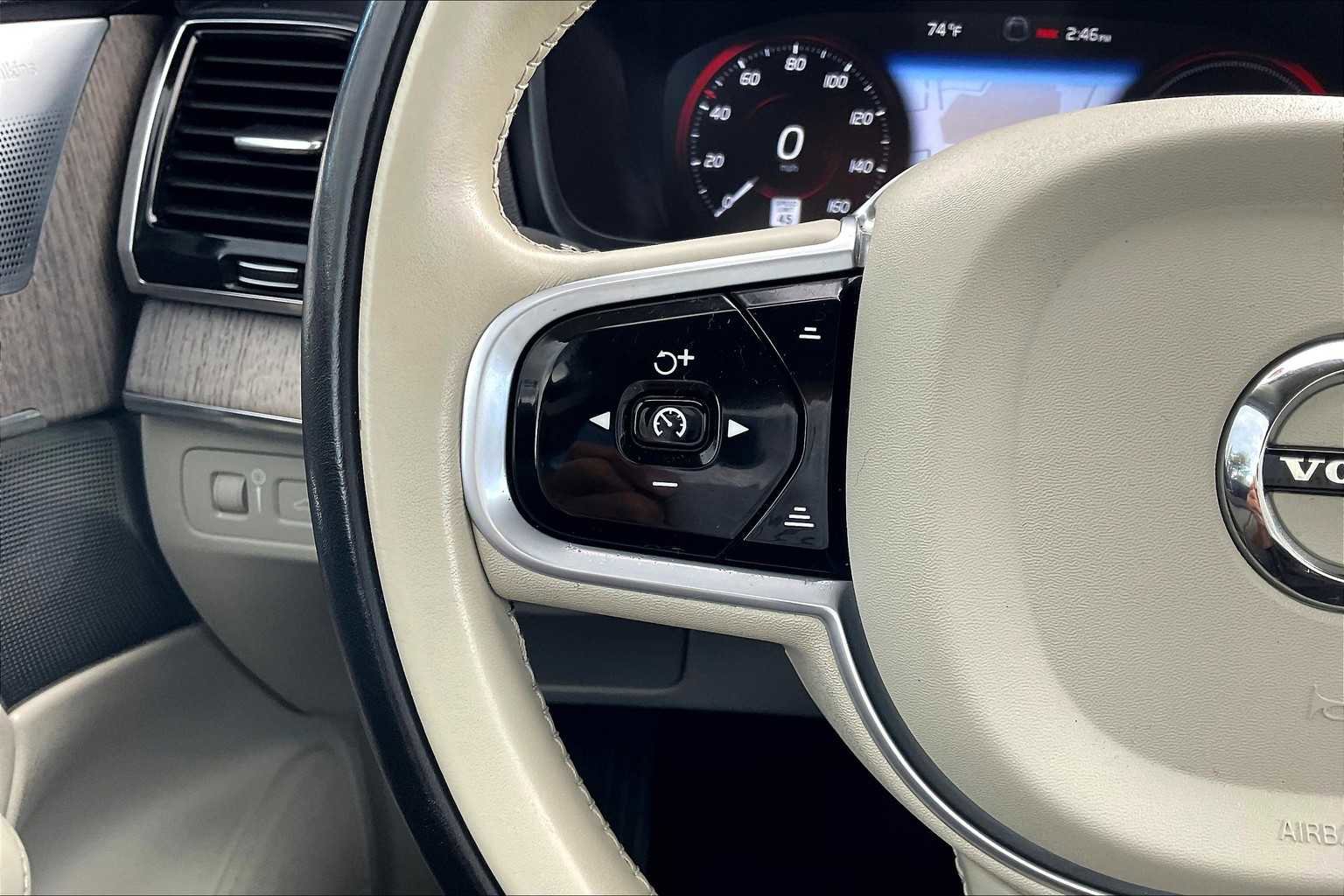 Used 2022 Volvo XC90 T8 Inscription image 21