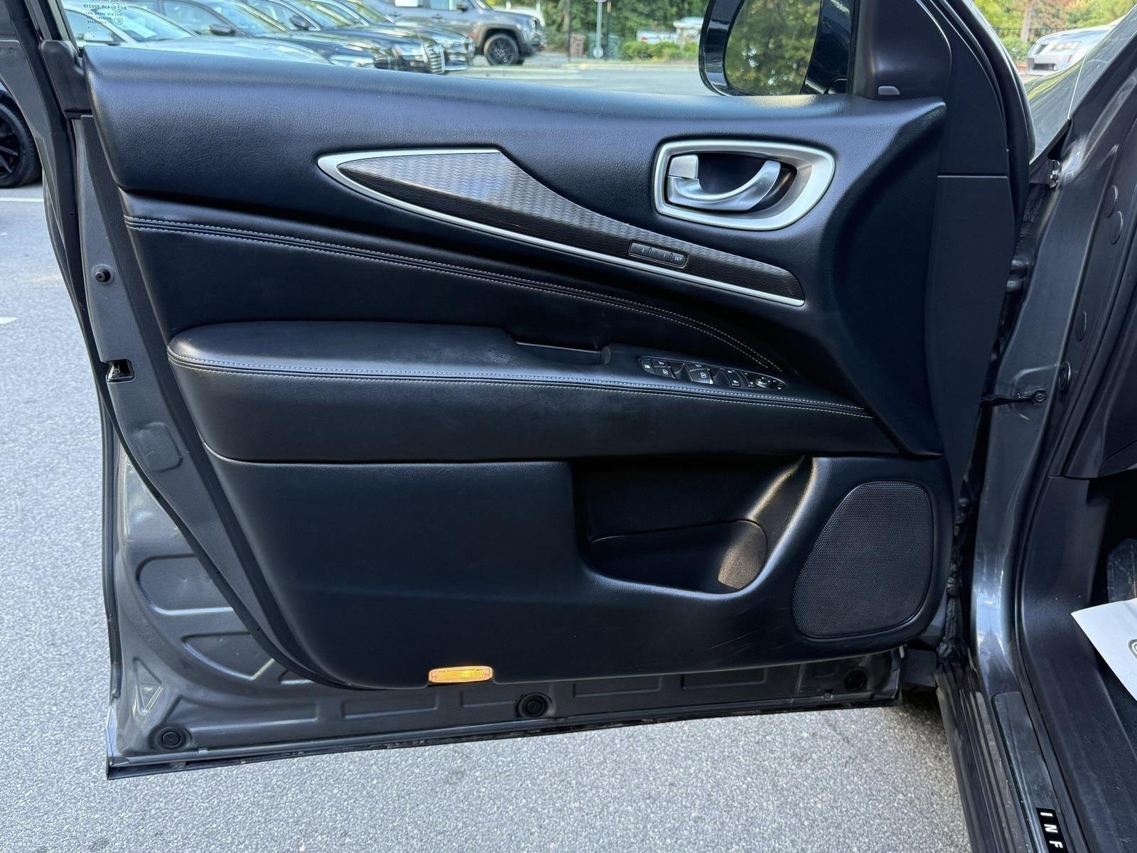 Used 2019 INFINITI QX60 Luxe image 18