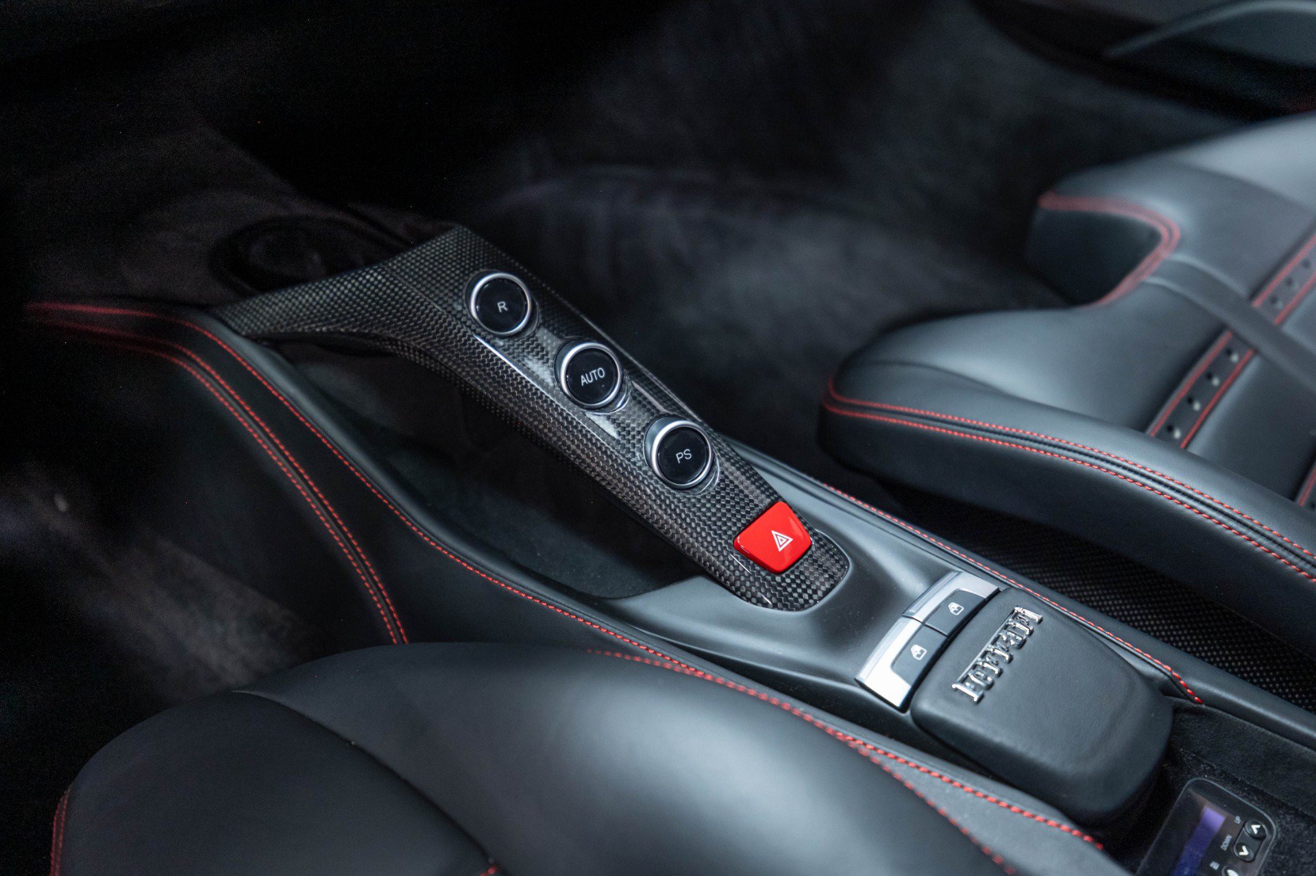 Used 2018 Ferrari 488 GTB RWD image 12