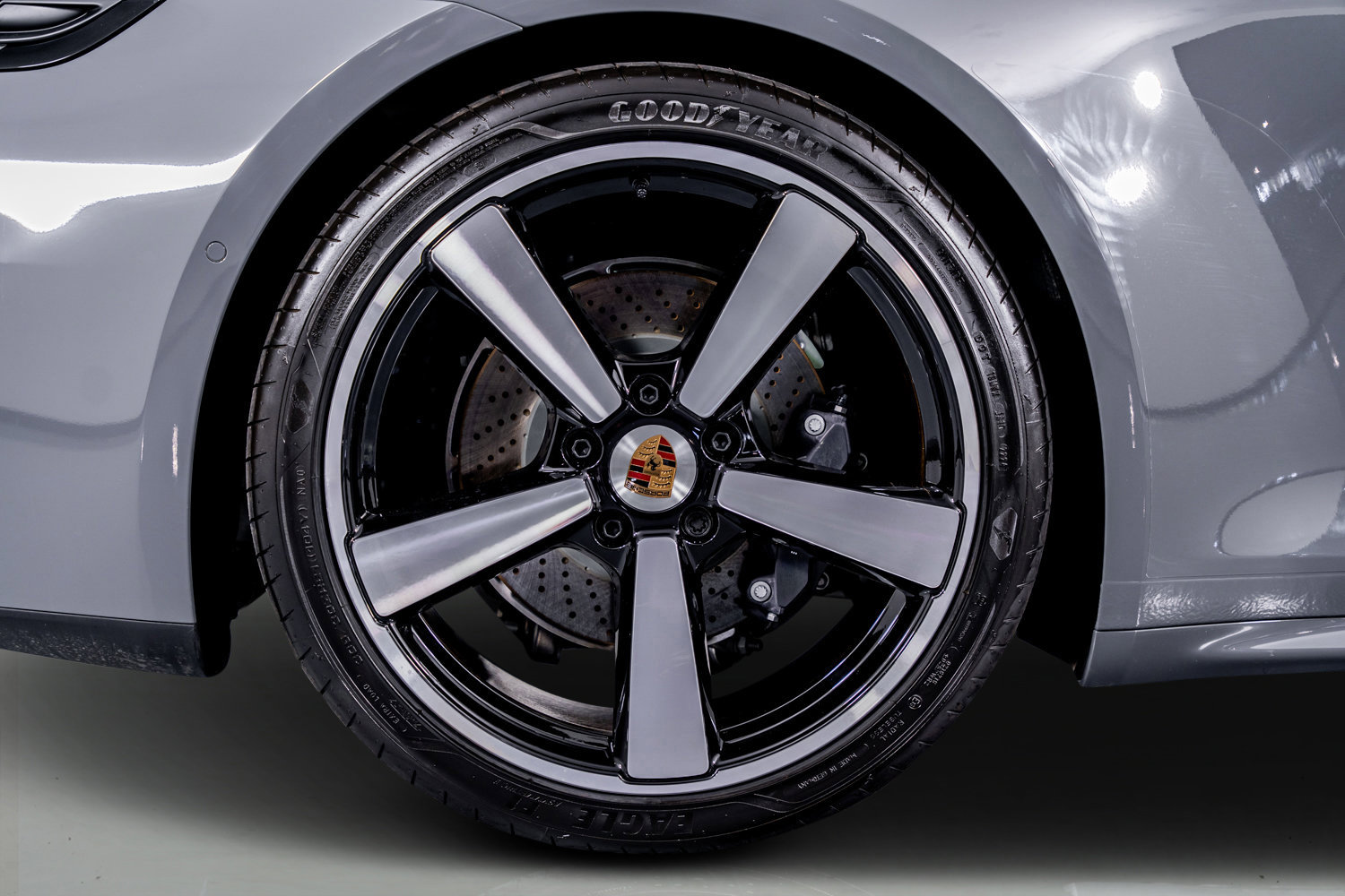 Used 2025 Porsche 911 Carrera image 23