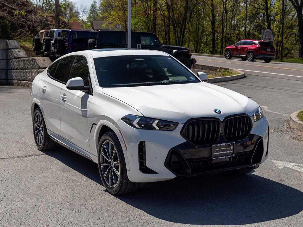Used 2026 BMW X6 xDrive40i AWD/4WD image 3
