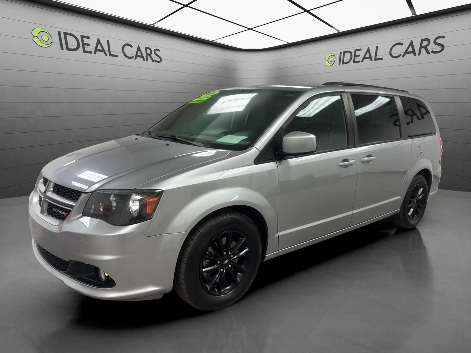 Used 2019 Dodge Grand Caravan GT FWD image 1