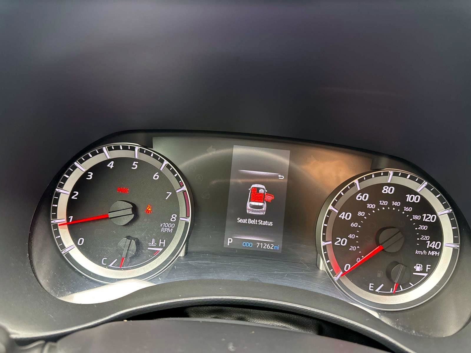 Used 2021 Toyota Highlander LE image 25