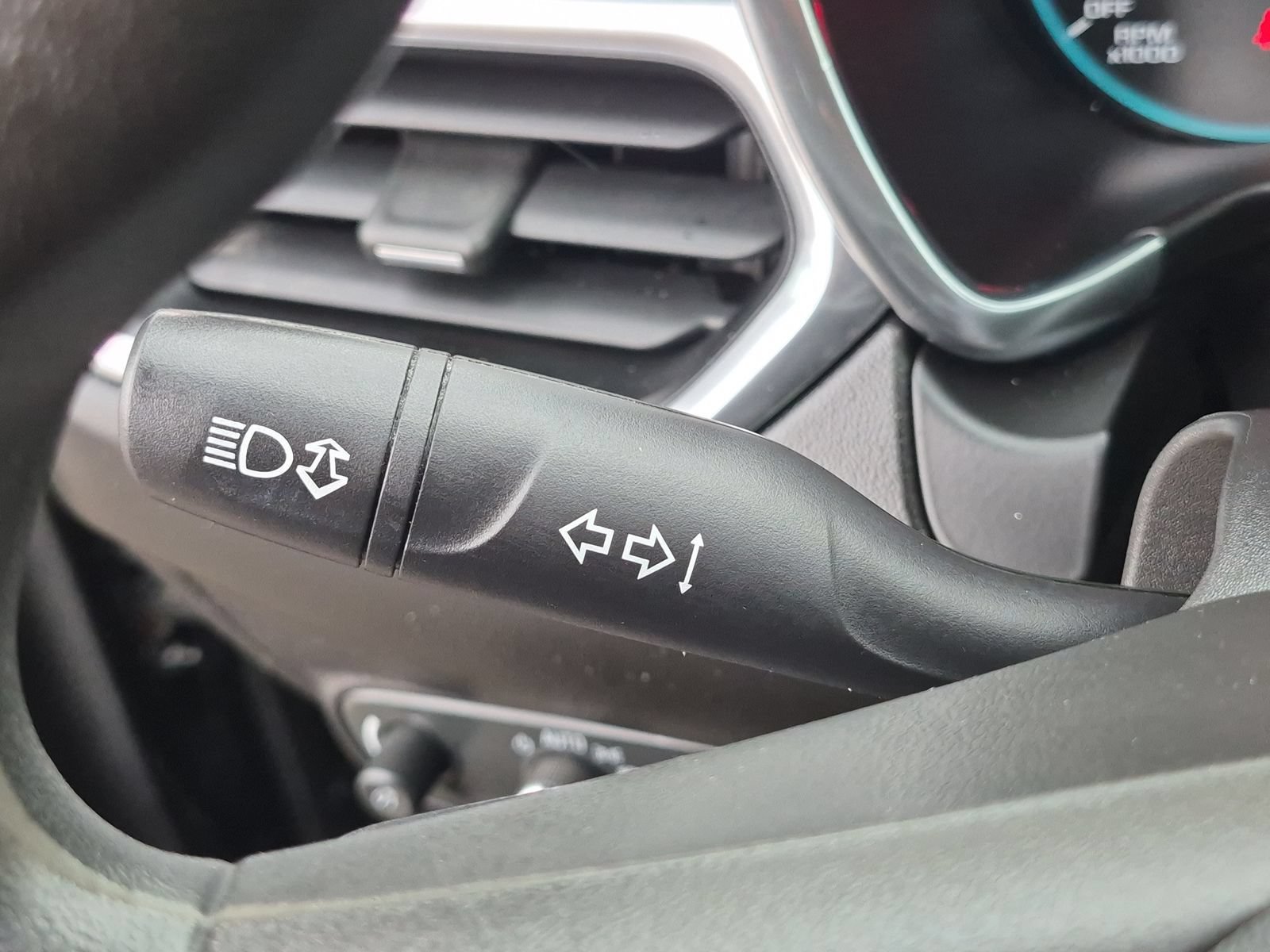 Used 2018 Chevrolet Equinox LS FWD image 26