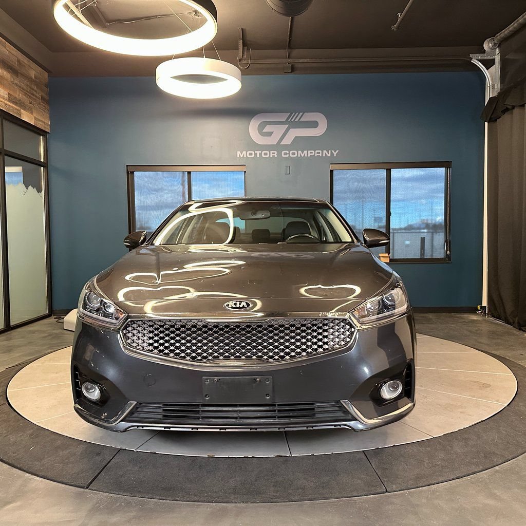 Used 2018 Kia Cadenza Premium w/ Luxury Package FWD image 8