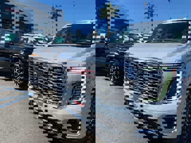 New 2026 GMC Yukon XL Denali w/ Denali Reserve Package AWD/4WD image 3